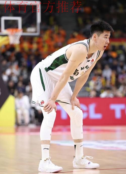 广东胜同曦!徐杰伤退,小胡+2小外狂铁,张文逸奇兵,郭昊文42分 广东胜同曦!徐杰伤退,小胡+2小外狂铁,张文逸奇兵,郭昊文42分